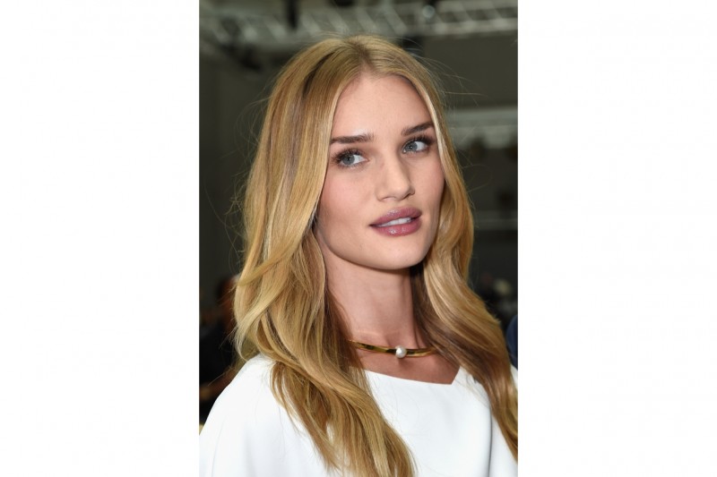 Rosie Huntington-Whiteley trucco: risultato naturale