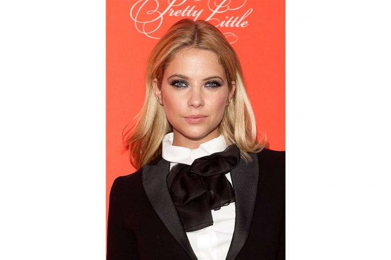 Ashley Benson capelli: capelli lisci