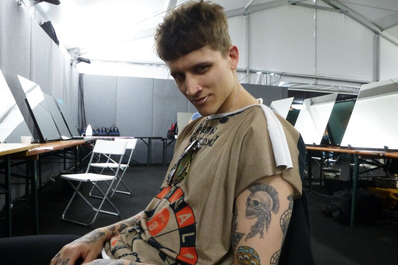 Backstage Vivienne Westwood: che sguardo!