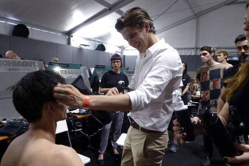 Backstage Vivienne Westwood: l’hairstlylist Mark Hampton