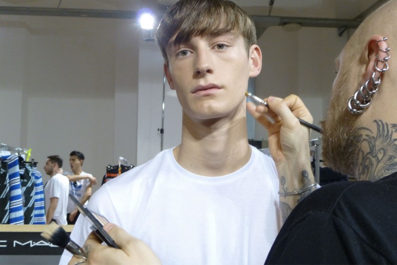 Backstage sfilata MSGM: ultimi ritocchi