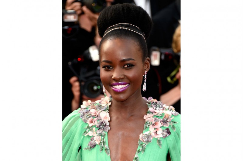 I capelli raccolti delle star: Lupita Nyong’o