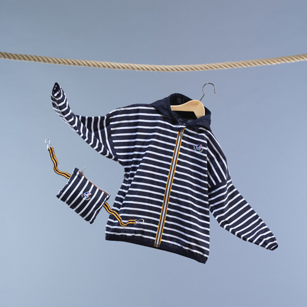 Il K-Way si veste delle righe marnière di Petit Bateau