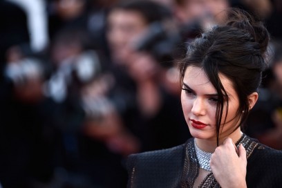 KENDALL JENNER CAPELLI: RACCOLTO EFFORTLESS