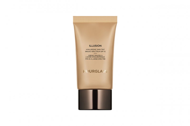 LE MIGLIORI CREME COLORATE: ANTIAGE COME ILLUSION HYALURONIC SKIN TINT DI HOURGLASS