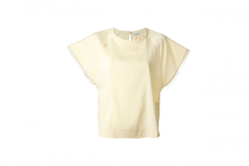 La tendenza dallo street style: la blusa giallo camomilla di Brunello Cuccinelli