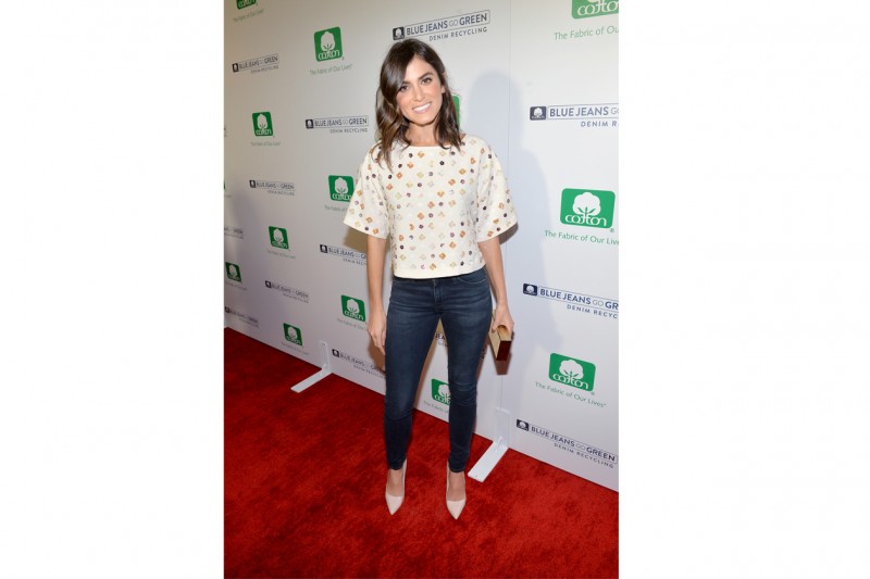 Nikki Reed: casual in jeans e blusa