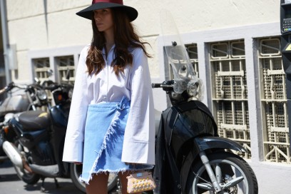 Tendenze capelli dallo street style a Milano: lunghezze mosse