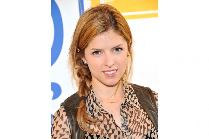 ANNA KENDRICK HAIRSTYLE: LA TRECCIA PERFETTA