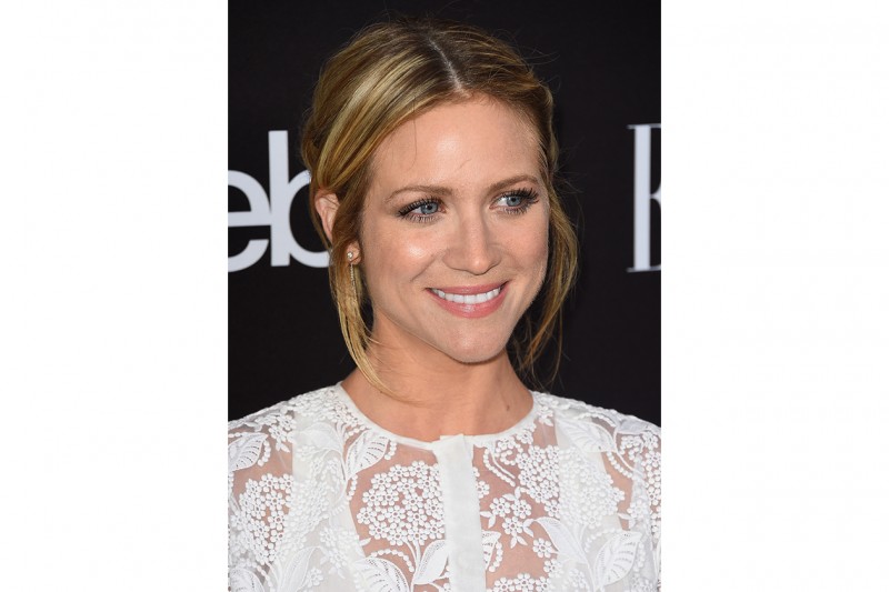 BRITTANY SNOW TRUCCO: OCCHI