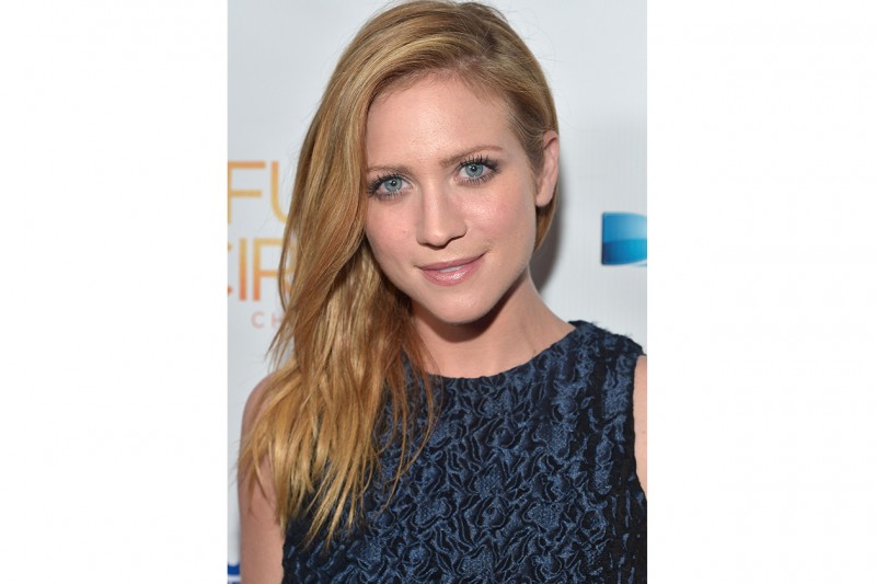 BRITTANY SNOW TRUCCO: OCCHI