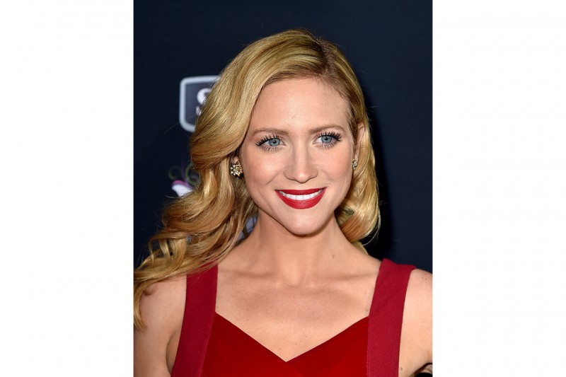 BRITTANY SNOW TRUCCO: LABBRA