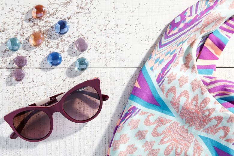 Vogue Eyewear presenta un nuovo modello di occhiali da sole per il 2015