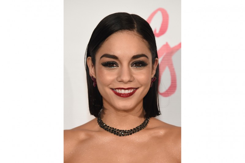 TENDENZE CAPELLI Estate 2015: SLEEK MOOD PER VANESSA HUDGENS