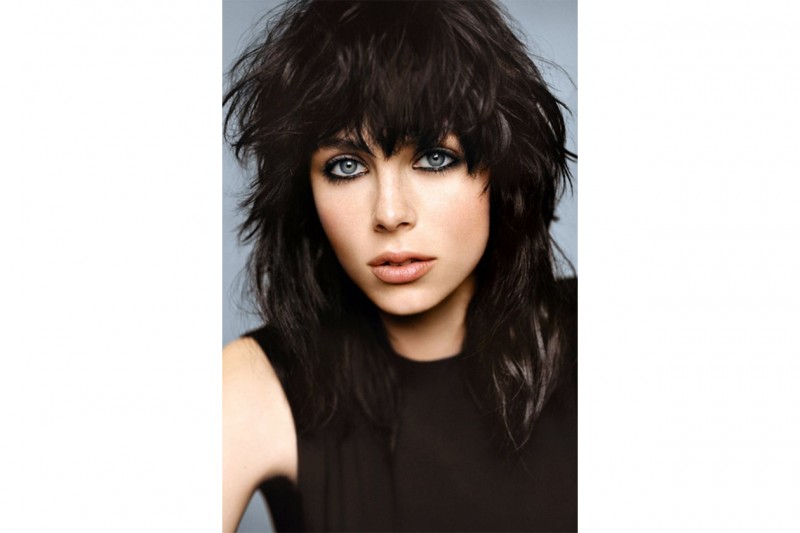 TENDENZE CAPELLI Estate 2015: EDIE CAMPBELL SCEGLIE LO SHAG