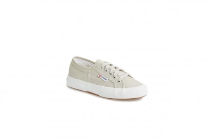 20 capi e accessori in lino: superga