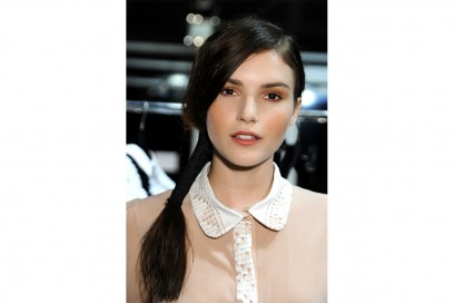 CAPELLI IN SPIAGGIA: coda con nastro