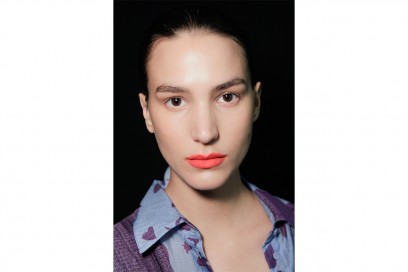 Estate al mare: il trucco ideale con rossetto arancio