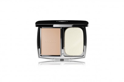 Fondotinta compatti: Chanel Vitalumière Compact Douceur