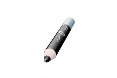 La beauty bag per le pelli sensibili: Crayon  Lumiêre Perle Noire di Mavala