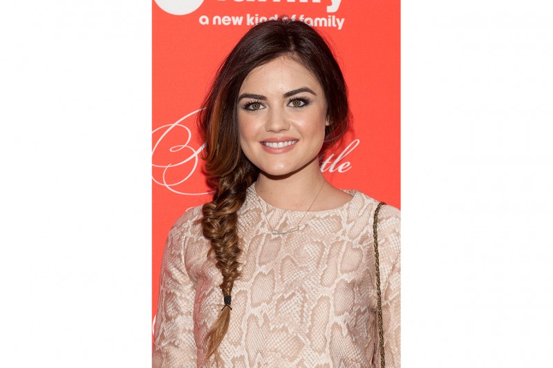 Lucy Hale beauty look: nude look