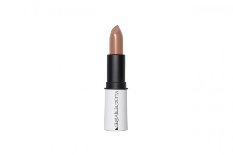 Rossetti per labbra carnose: nude beige