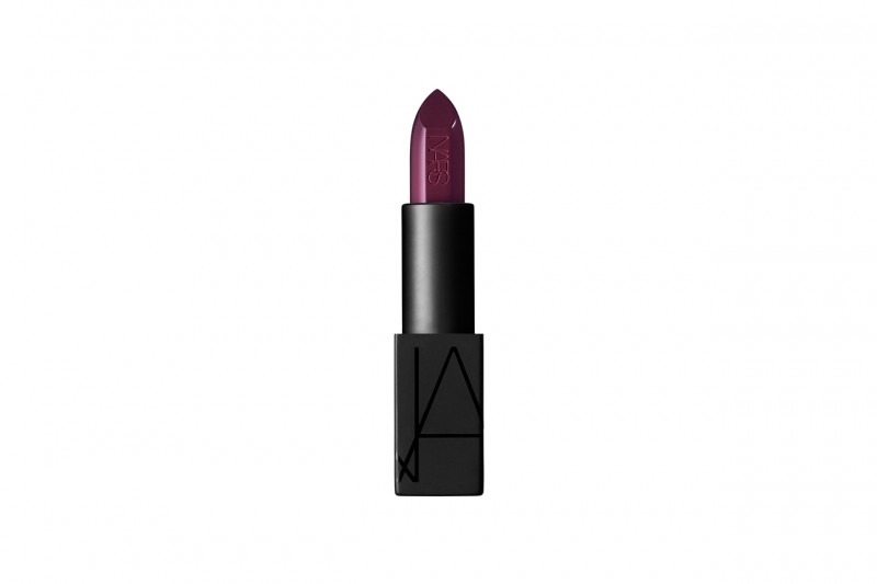 Rossetto per labbra carnose: viola plum