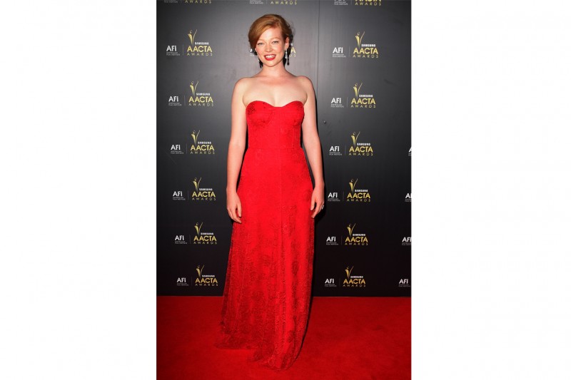 Sarah Snook: in abito lungo rosso