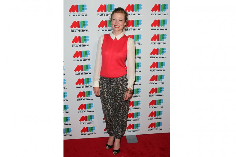 Sarah Snook: in preppy look