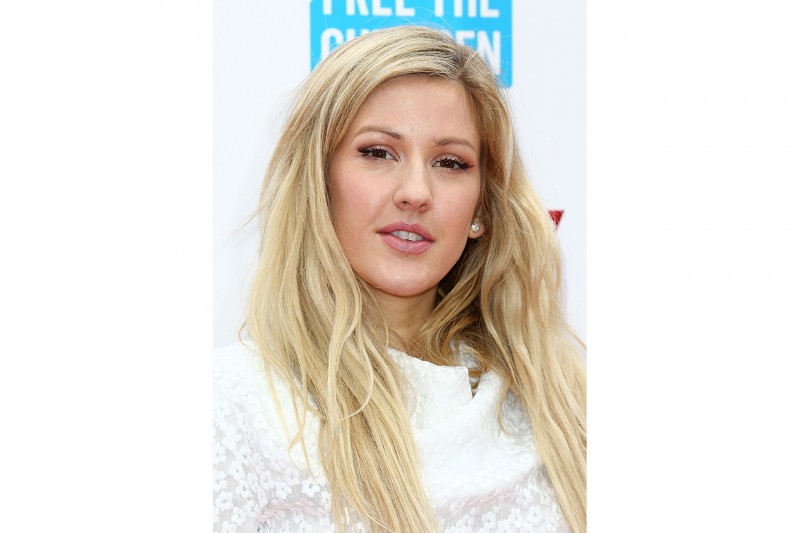 Ellie Goulding trucco: base viso luminosa