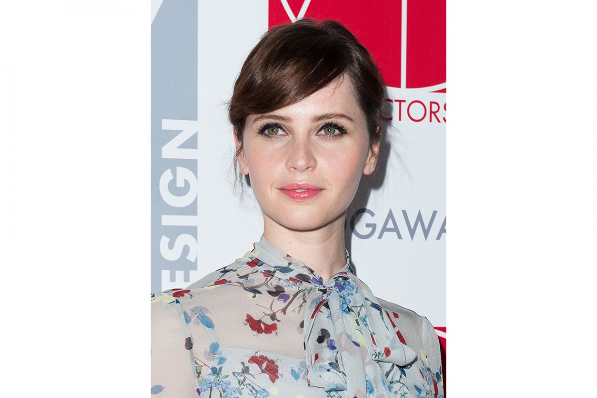 Felicity Jones trucco: labbra rosate