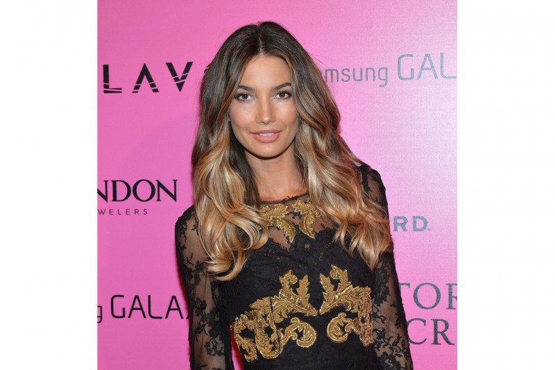 Lily Aldridge capelli: bronde luminoso