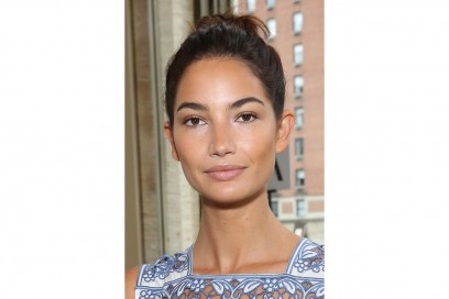 Lily Aldridge capelli: raccolto sofisticato