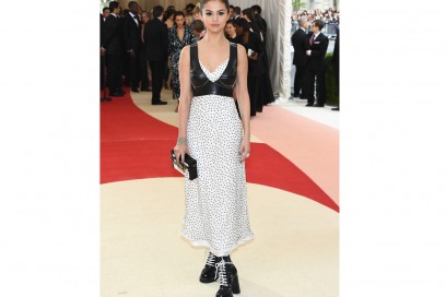 selena-gomez-louis-vuitton-met-gala