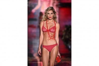 #tezenishow: la sfilata Tezenis con Rita Ora