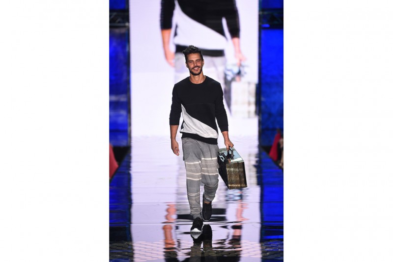 #tezenishow: la sfilata Tezenis con Rita Ora