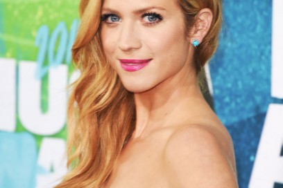 Brittany Snow onde glamour laterali