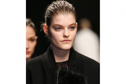 N°21 capelli raccolti