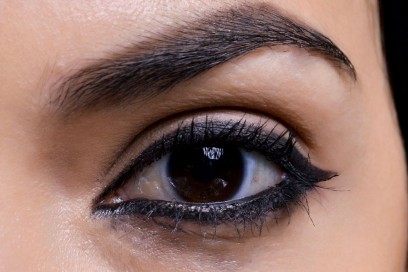 trend eyeliner AI 3