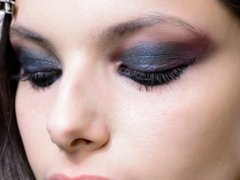 smokey eyes Monique-Lhuillier