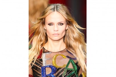 tendenze-capelli-lunghi-autunno-inverno-2015-2016-sfilata-Versace