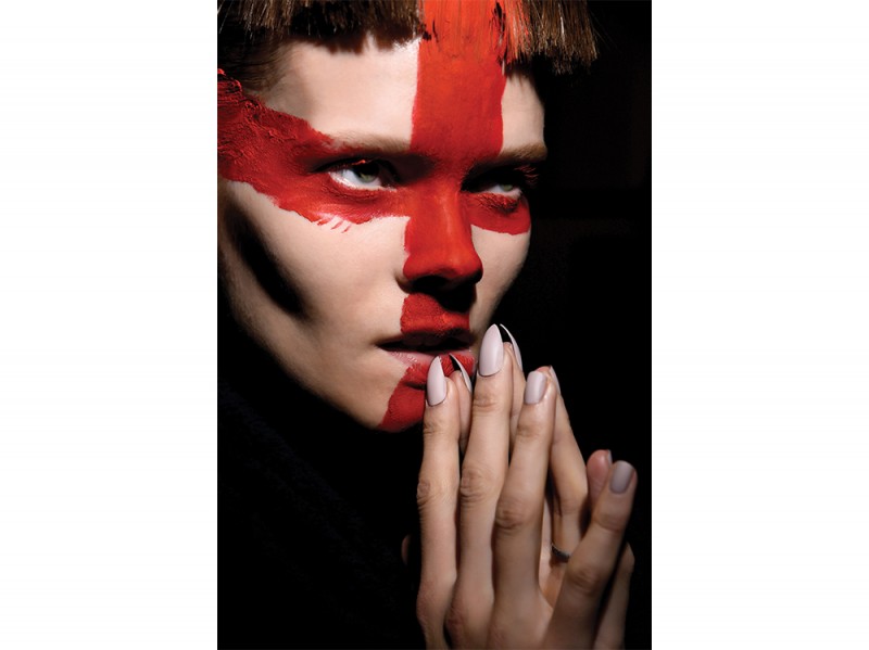 tendenze-unghie-autunno-inverno-2015-mac-sfilata-gareth-pugh