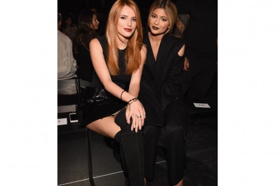 Bella-Thorne-(L)-and-Kylie-Jenner–da-vera-wang-getty