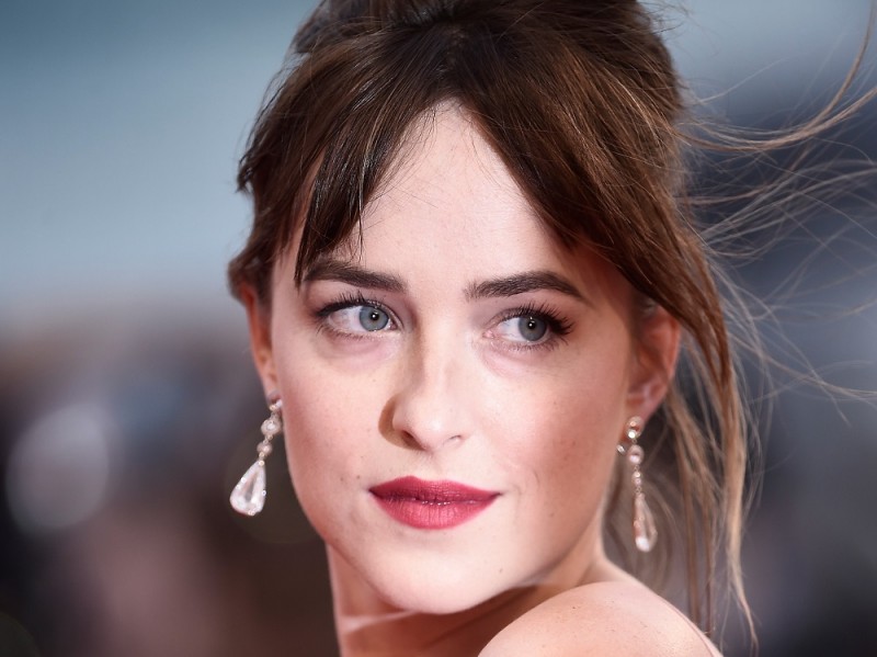 Festival-del-cinema-di-venezia-2015-beauty-look-dakota-johson