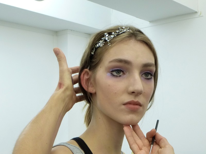 N21_Backstage-SS16-Girls-Make-Up-1-Bis