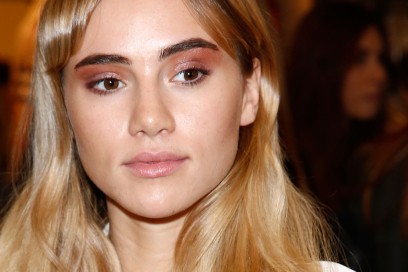 Suki-Waterhouse-make-up-2