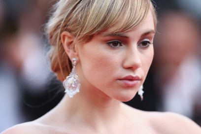 Suki-Waterhouse-make-up-3