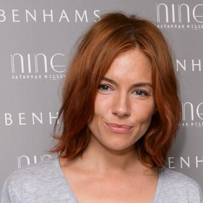 Adoriamo il nuovo rosso di Sienna Miller