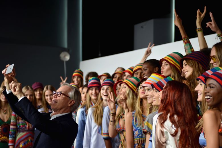La sfilata di Tommy Hilfiger per la PE 2016 si ispira a Bob Marley