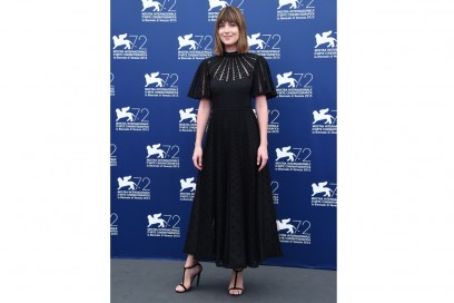 dakota-johnson-valentino-venezia-15